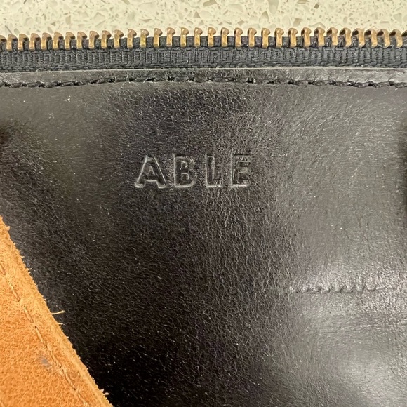 Able Purse - Picture 2 of 5